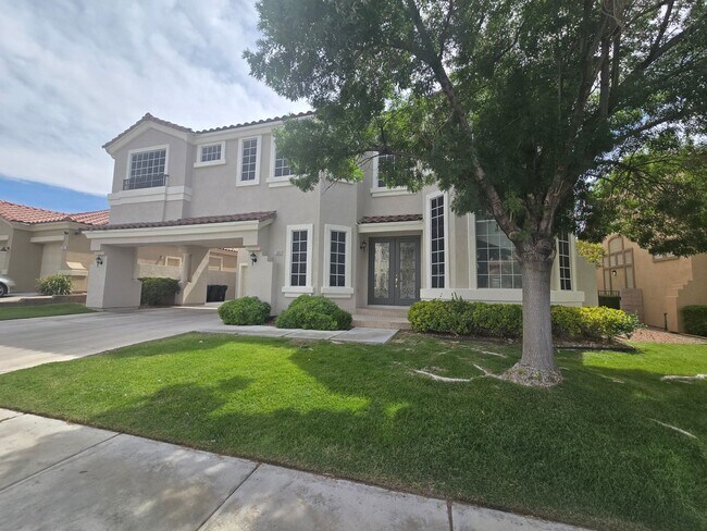 Foto del edificio - Seven Hills 2-Story Home with Grand Entran...