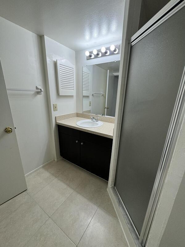 Foto del edificio - 5321 Summerlin Rd