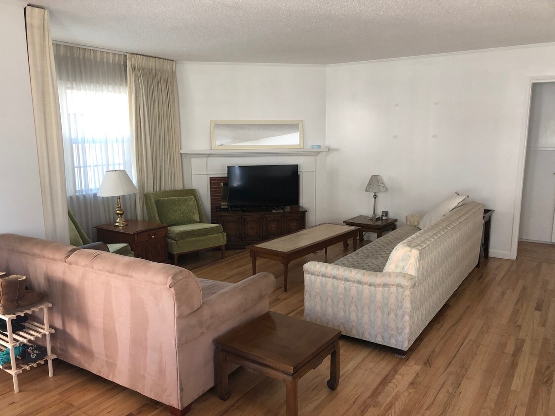 8315 Fordham Rd, Los Angeles, CA 90045 House Rental in Los Angeles