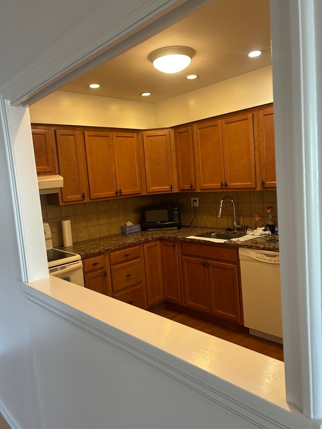 Kitchen - 7 Rockford Rd