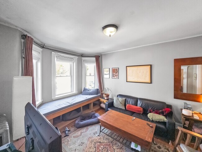 Foto del edificio - 593 Centre St