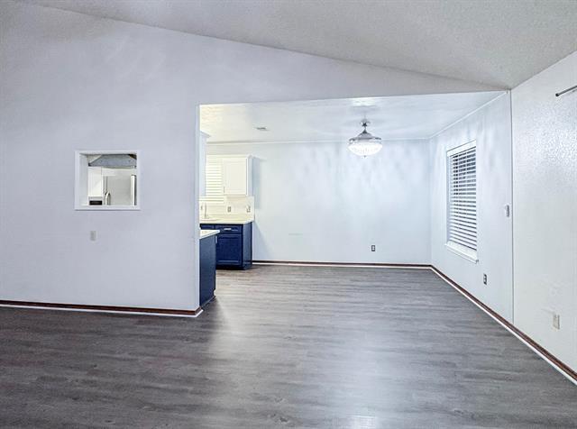 Building Photo - 6205 Maple Springs Dr