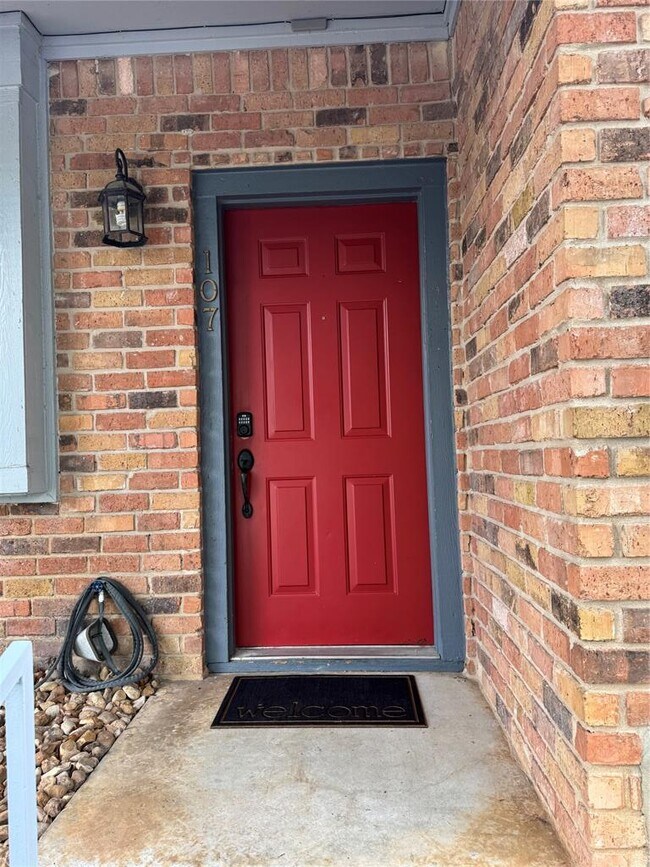 Foto del edificio - 1411 Gracy Farms Ln