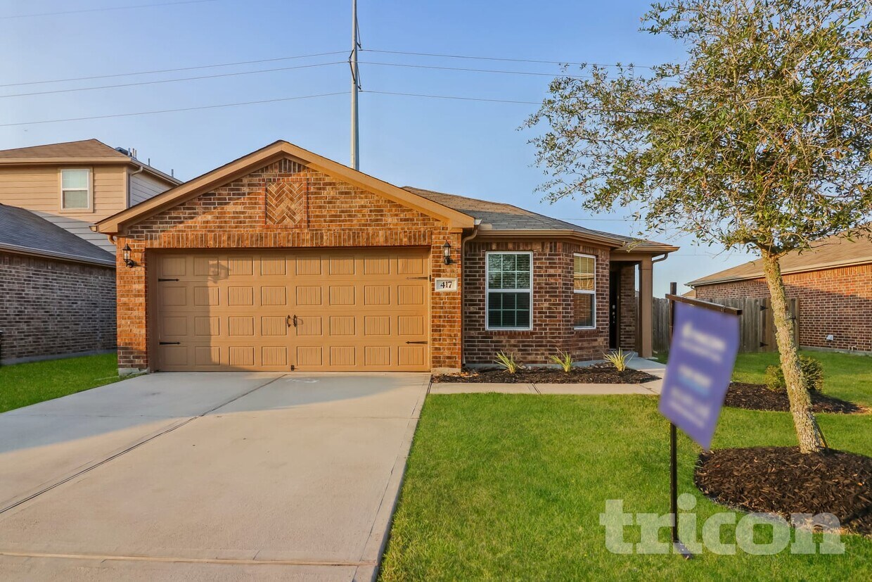 Primary Photo - 417 Palomino Stand Dr