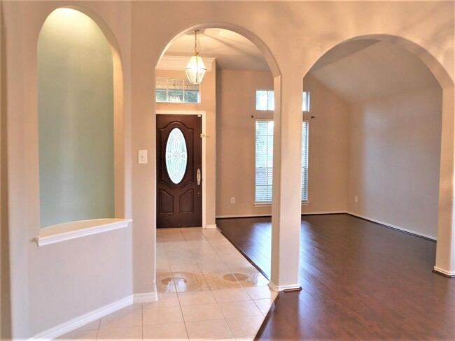 Building Photo - 11523 Glen Lake Dr