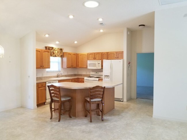 Building Photo - 3/2 Ranch Home in the Village of Belvedere