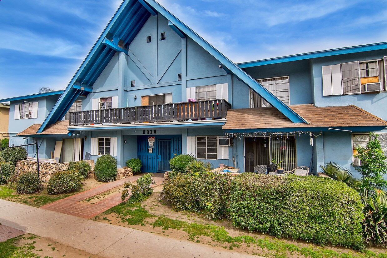 Foto principal - 8330 Willis Ave