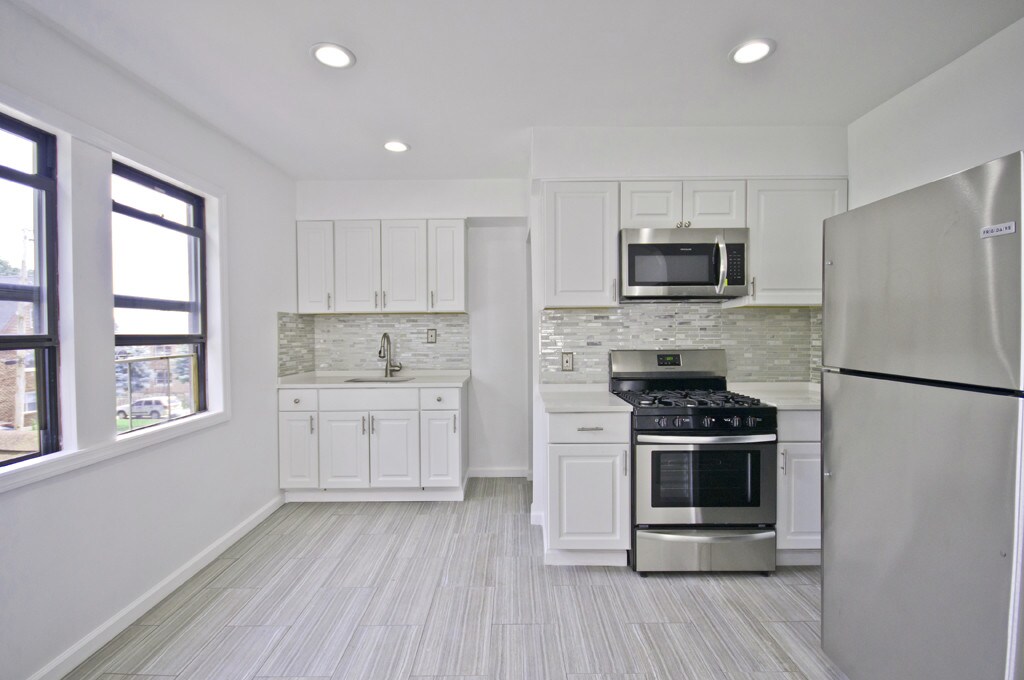 Primary Photo - 66 Sherwood Ave