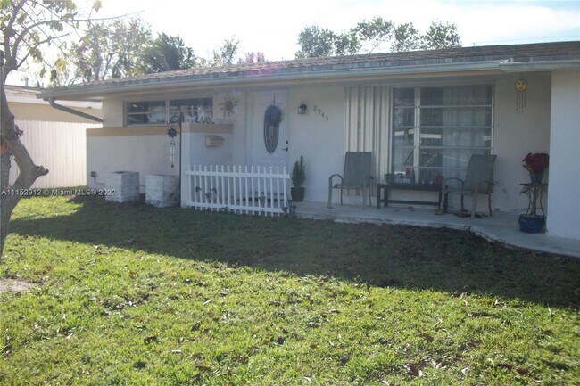 Foto del edificio - 2945 NW 73rd Ave