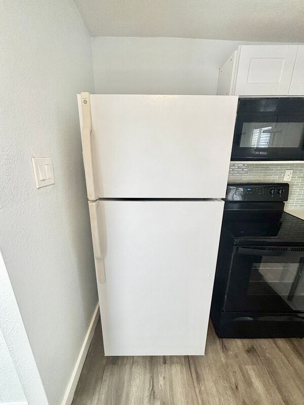 Foto del edificio - 2308 Britton Ave