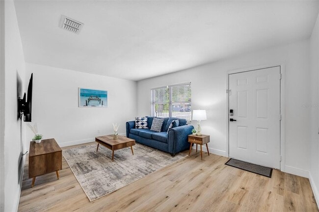 Foto del edificio - 3737 10th Ave S