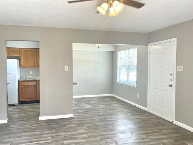 Building Photo - 21510 Millhouse Ct