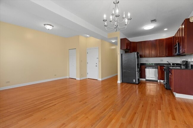Building Photo - 2254 W Adams St
