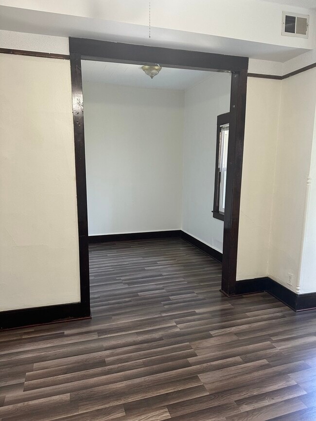 Foto del edificio - 2122 N Spaulding Ave