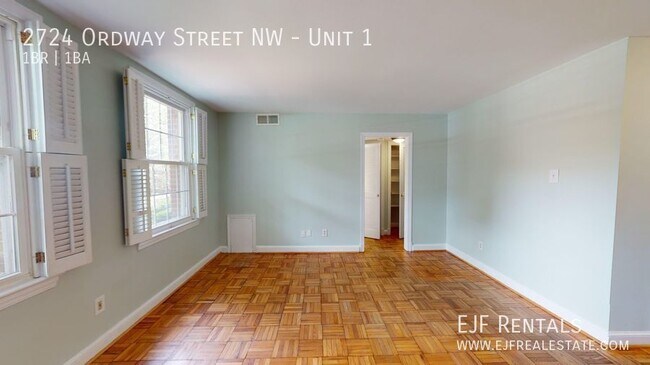 Building Photo - Spacious & Tucked Away Large One Bedroom i...