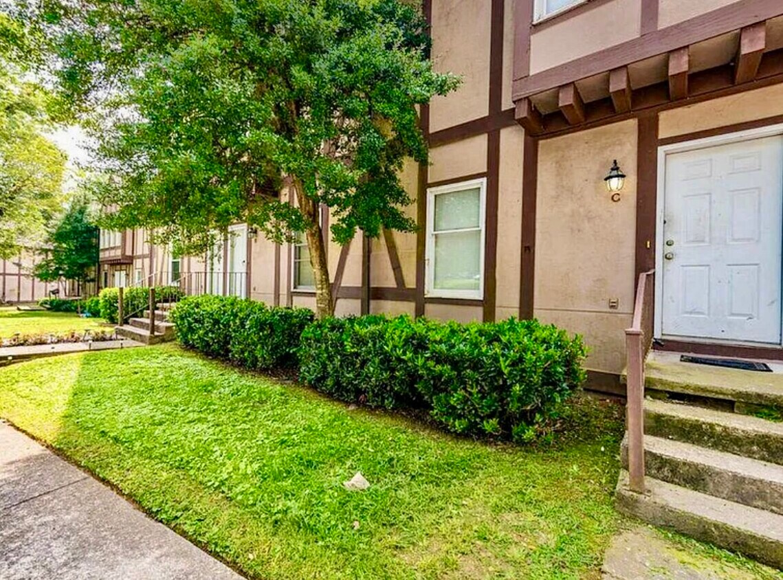Foto principal - 107 Arcadia Ln