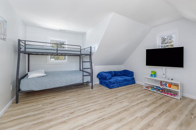 Building Photo - 5 Kenvil Rd