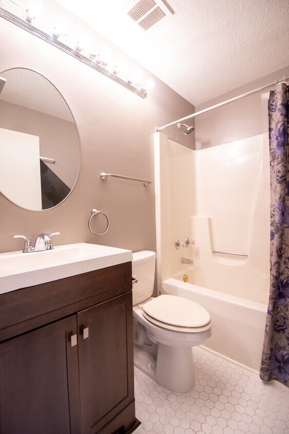 Building Photo - Verdant Oasis - Garden 2 Bedroom Bronx