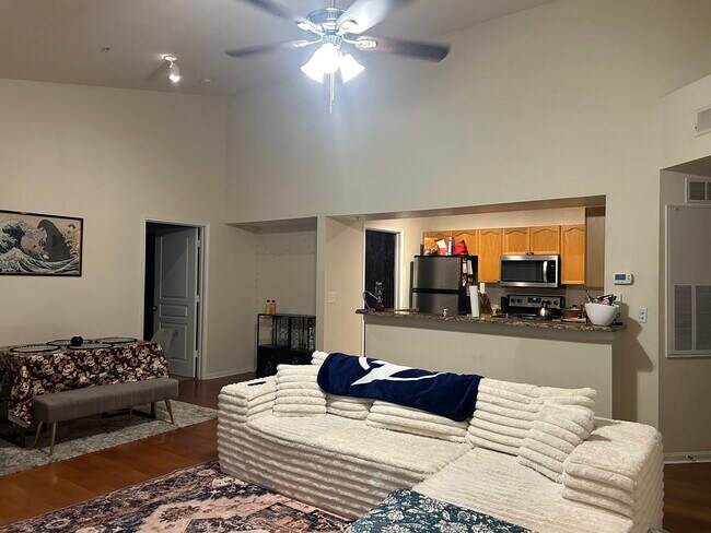 Living Room - 5125 Palm Springs Blvd