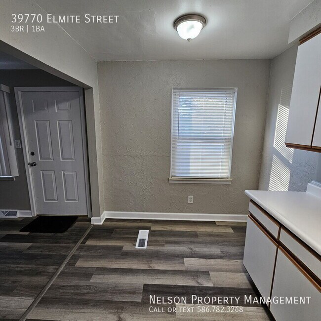 Foto del edificio - 39770 Elmite St