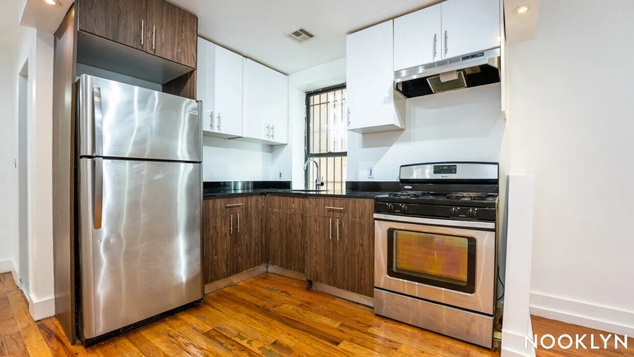 Primary Photo - 1507 Bushwick Ave