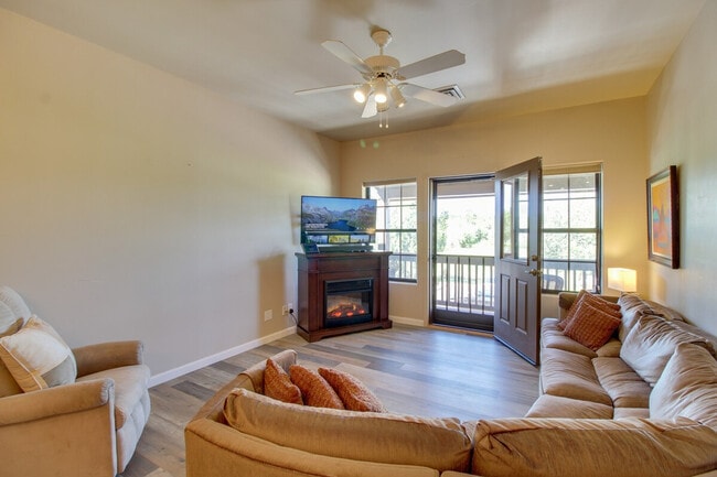 Building Photo - 2373 Quarter Horse Trl