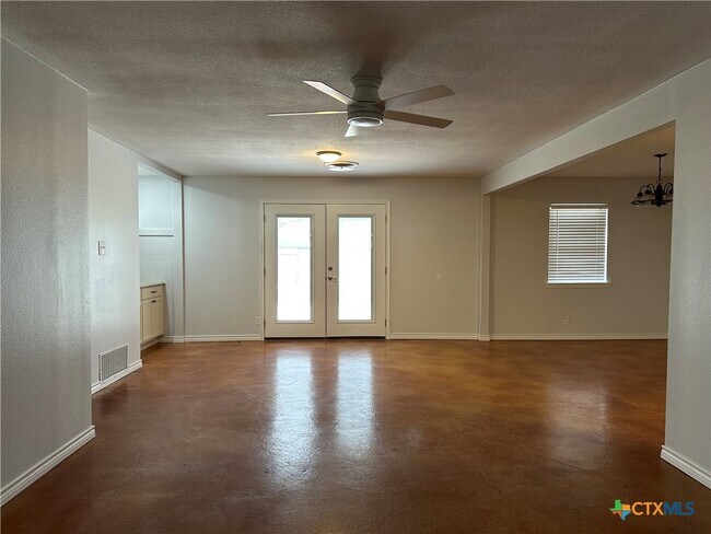 Foto del edificio - 1313 Fieldcrest