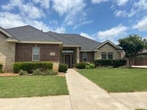 Building Photo - 726 Benelli Dr