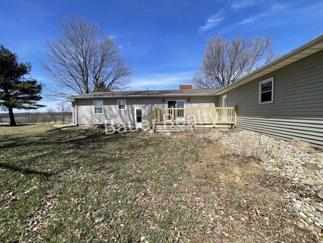 Building Photo - Country living at its finest in Hillsdale ...