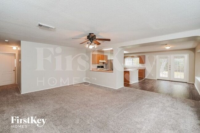 Building Photo - 910 Saxonhill Dr