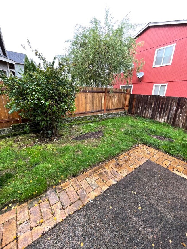 Building Photo - Great Home in Beaverton with lots of space