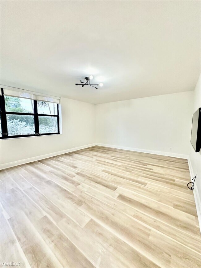Foto del edificio - 3 br, 2 bath Condo - 20401 NE 30th Ave # 2...