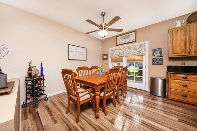 Building Photo - 44250 Sawgrass Ln