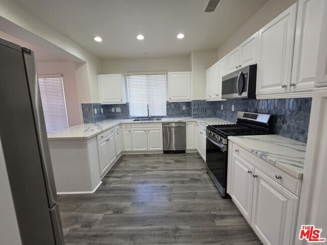 Foto del edificio - 26913 Monterey Ave