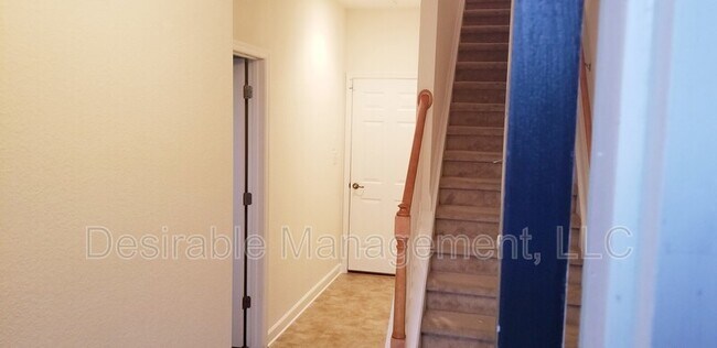 Building Photo - 703 Waterside Dr