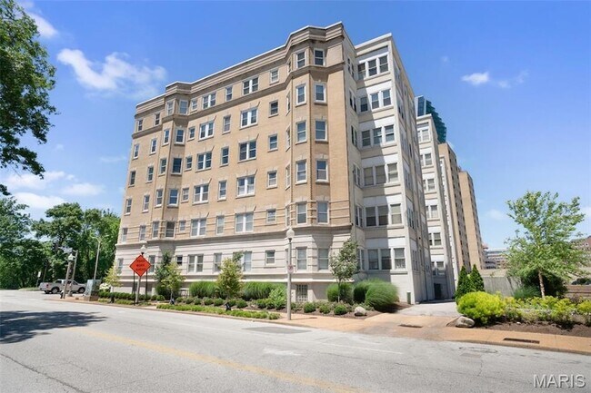 Foto del edificio - 4 Kingshighway Blvd