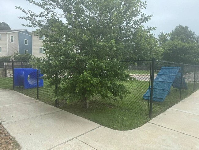 Foto del edificio - 21155 Gosling Rd