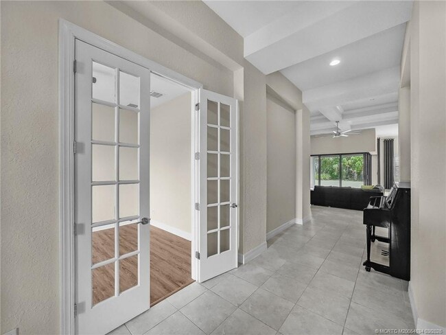 Building Photo - 724 SW Sea Green St