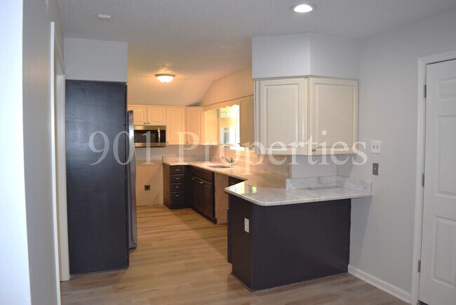 Photo - 8660 Beechcroft Pl N House