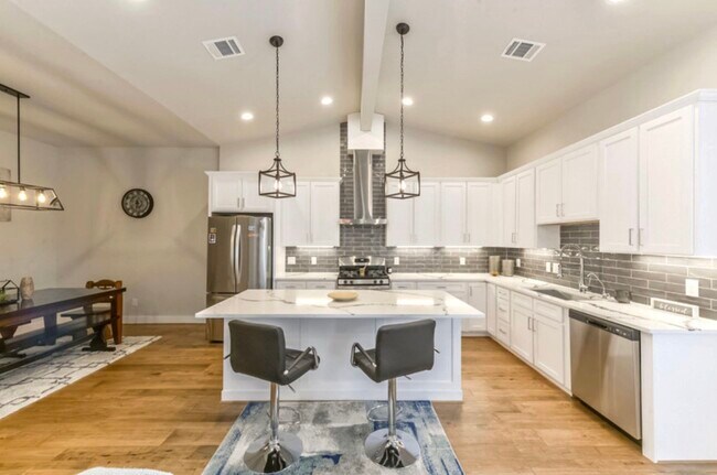 Foto del edificio - 823 Mansfield St