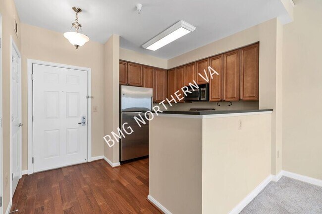 Building Photo - 801 S Greenbrier St
