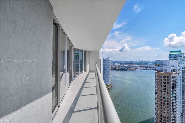 Building Photo - 2 br, 2 bath Condo - 465 Brickell Ave Spec...