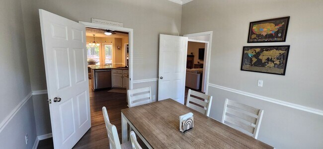 Foto del edificio - 4 bedroom home in North Columbus