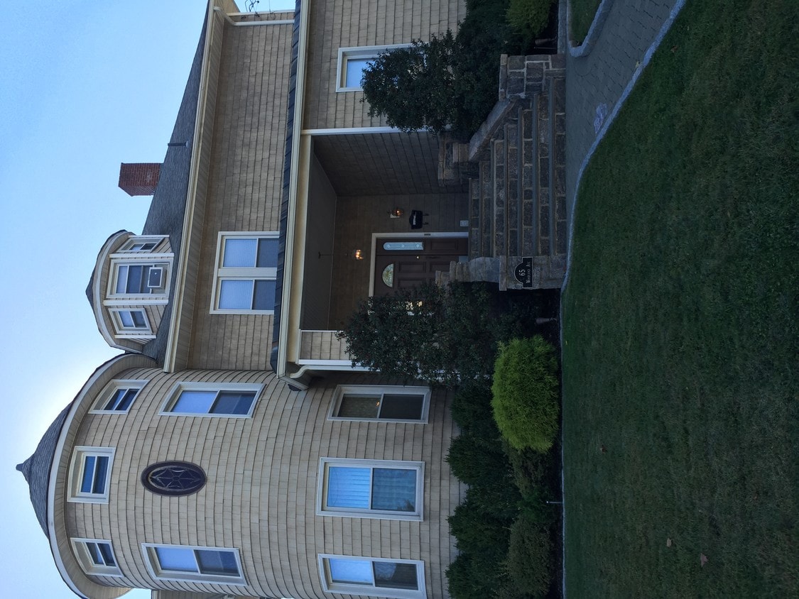 Beautiful inside and out! - 65 Woodland Ave