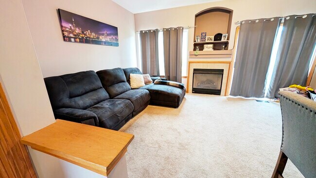 Foto del edificio - 1025 Woodview Ct