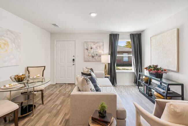 Building Photo - 925 Burgan St