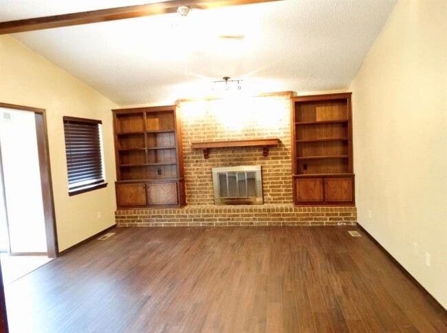 Building Photo - 2116 Lazybrook Trail