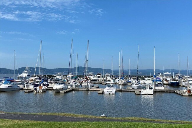 Foto del edificio - 113 Half Moon Bay Dr