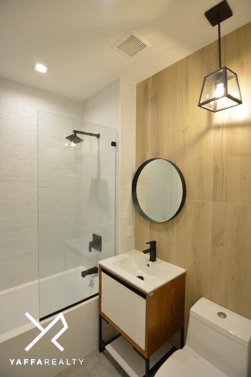 Foto del edificio - 77 Weirfield St