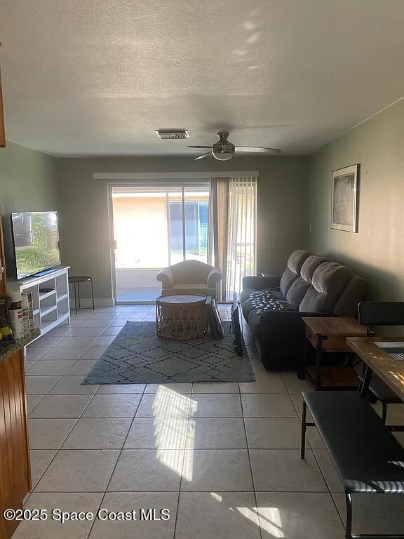 Foto del edificio - 714 Catalina Rd